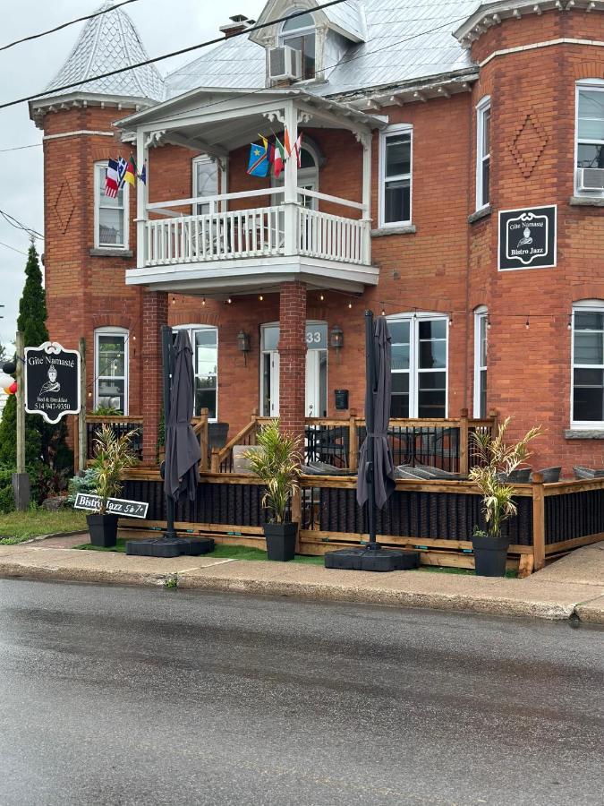 Auberge Et Bistro Namaste Lachute Dış mekan fotoğraf