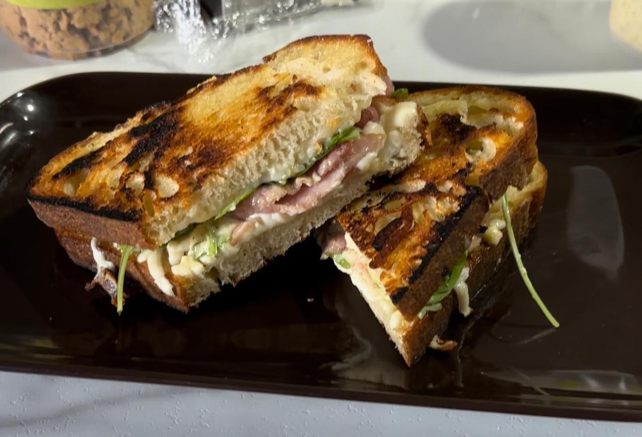 Auberge Et Bistro Namaste Lachute Dış mekan fotoğraf